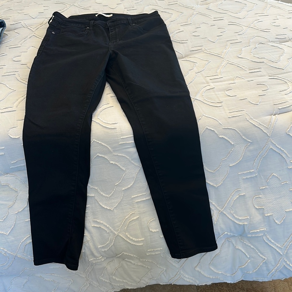 Black Levi High Rise Skinny Jeans